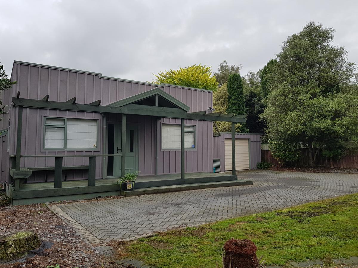 Central Taupo Townhouse Экстерьер фото